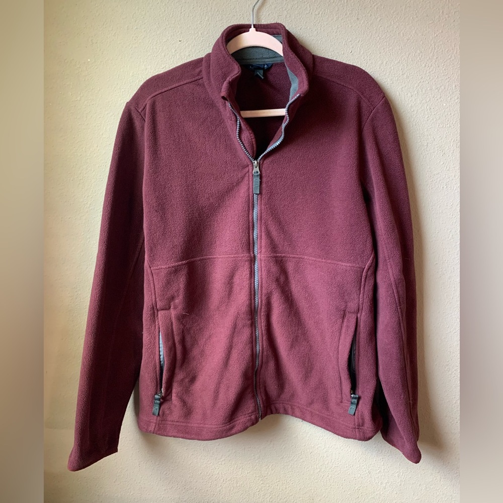 Lands’ End full zip up fleece jacket. Size M 38-40.